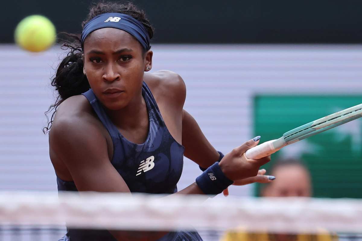 Primo piano di Goco Gauff nei pressi della rete