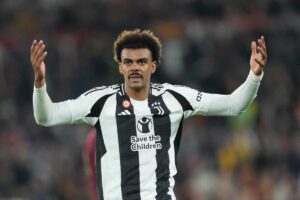 Renato Veiga alza le braccia per esternare la sua delusione