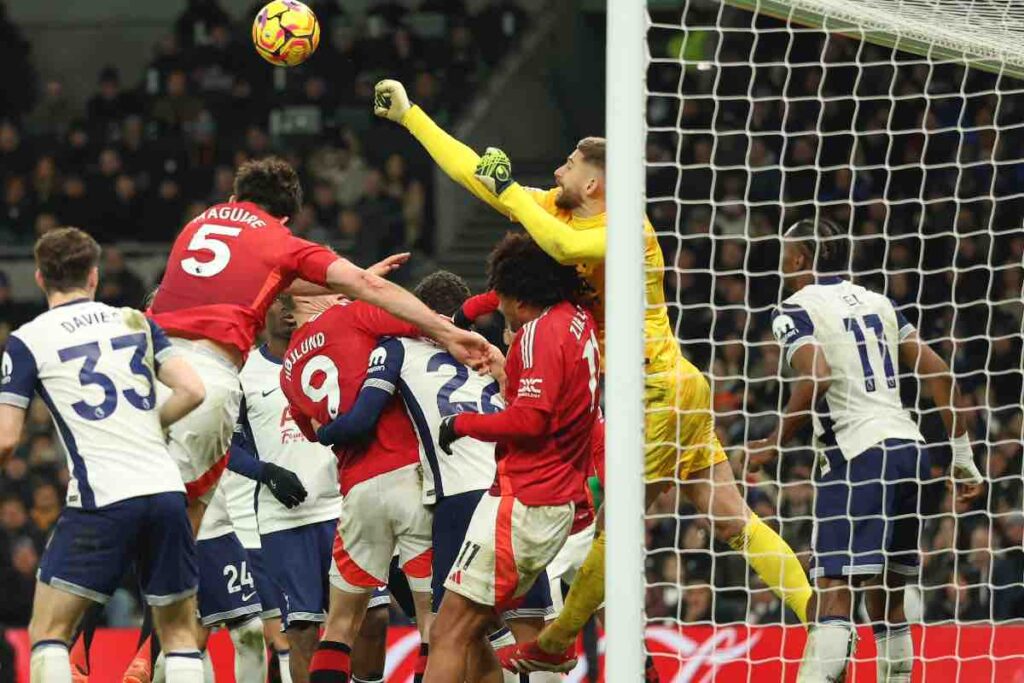Mischia durante l'ultimo Tottenham-United