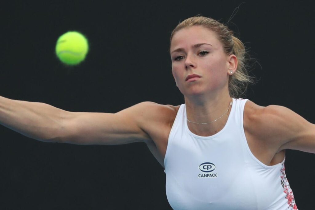 Camila Giorgi mentre gioca a tennis