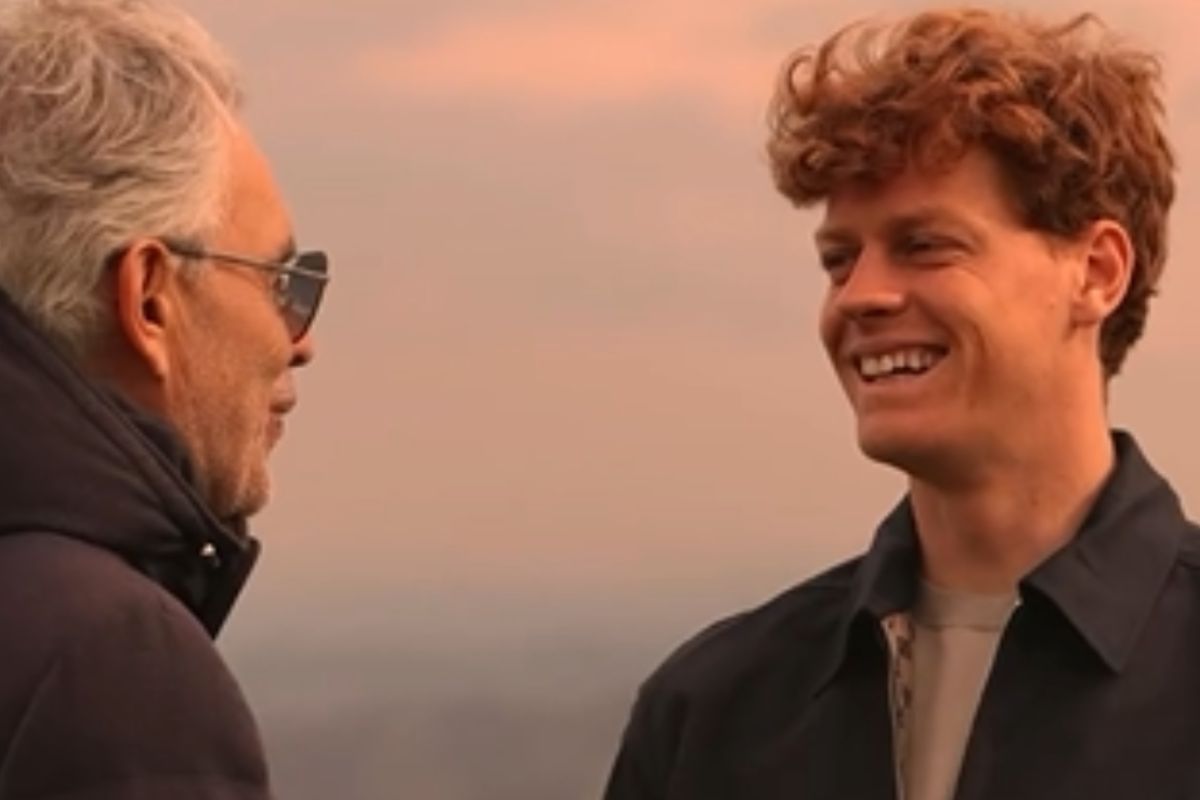 Bocelli e Sinner sorridenti nel video della loro canzone