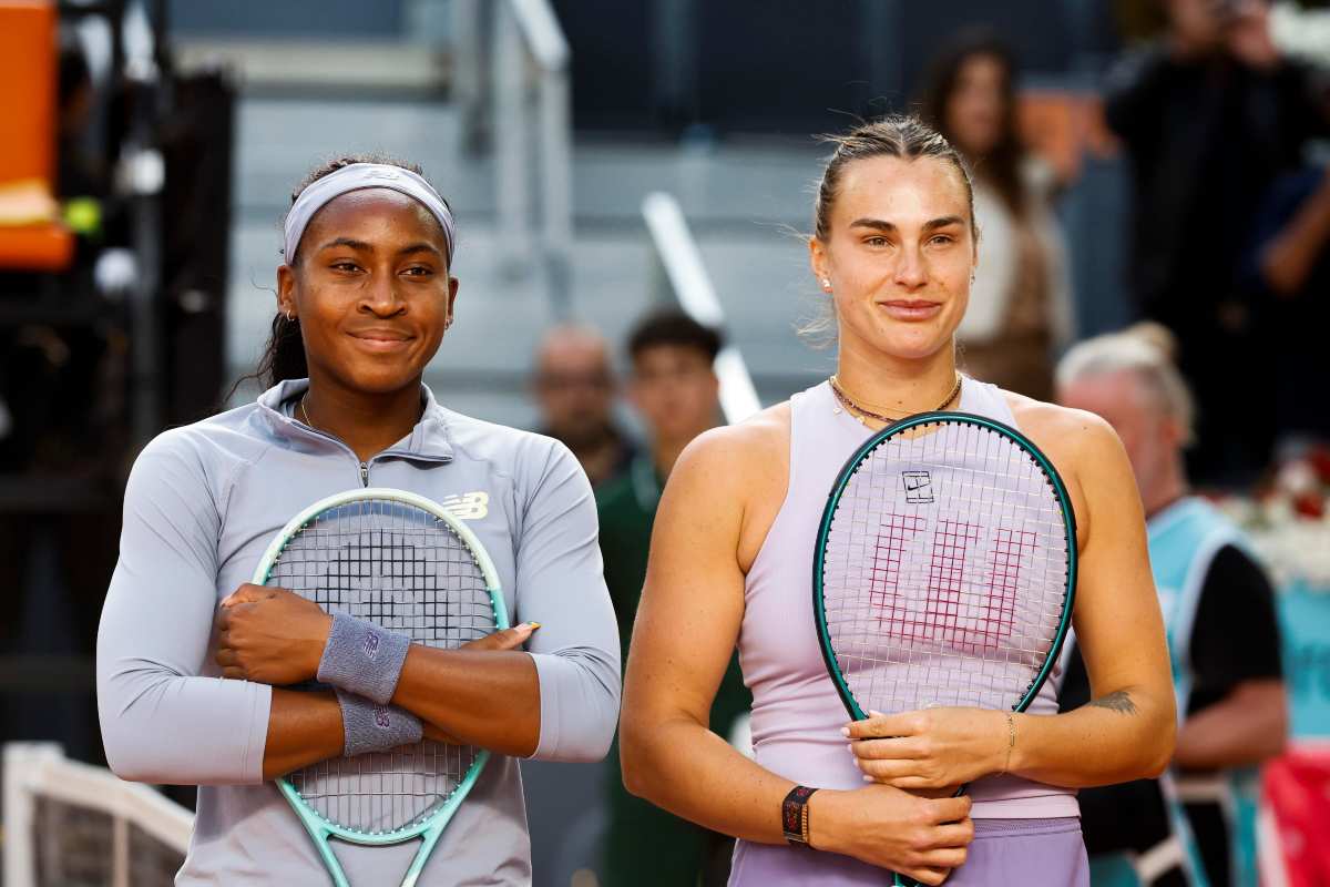 Gauff e Sabalenka posano assieme per una foto post-partita