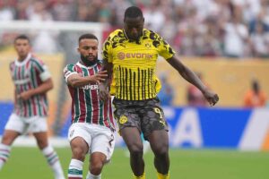 Guirassy prova ad anticipare il suo diretto marcatore