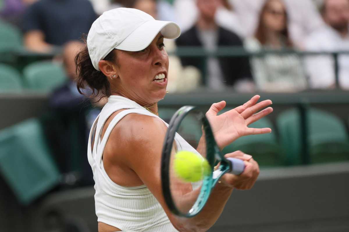 Madison Keys in azione col dritto al torneo di Wimbledon