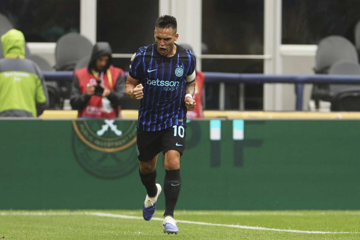 Lautaro esulta