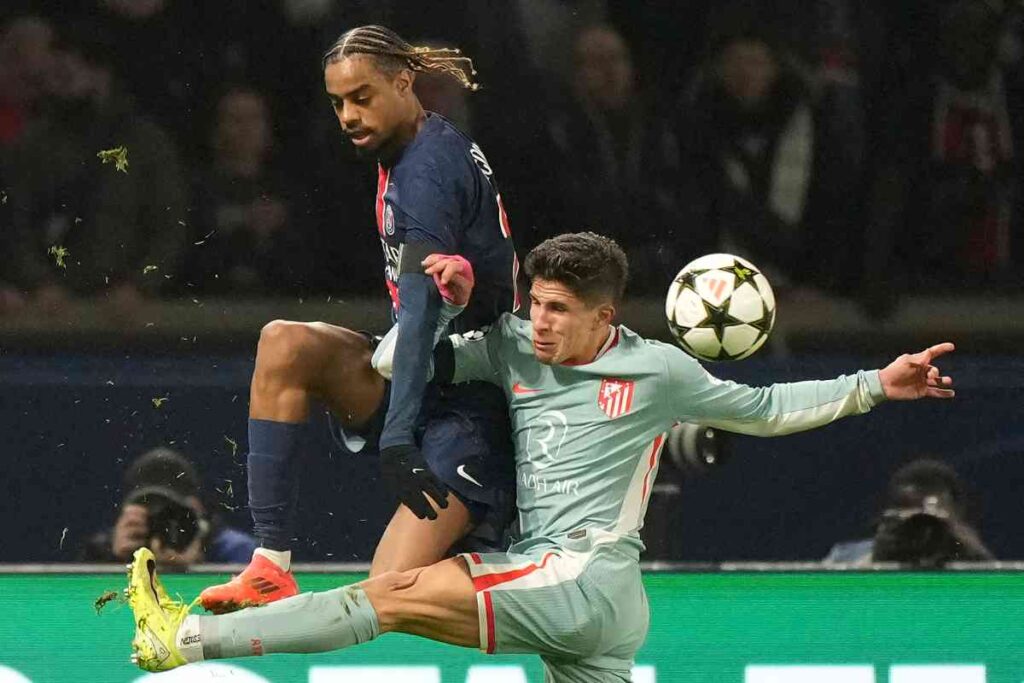 Barcola e Simeone in azione