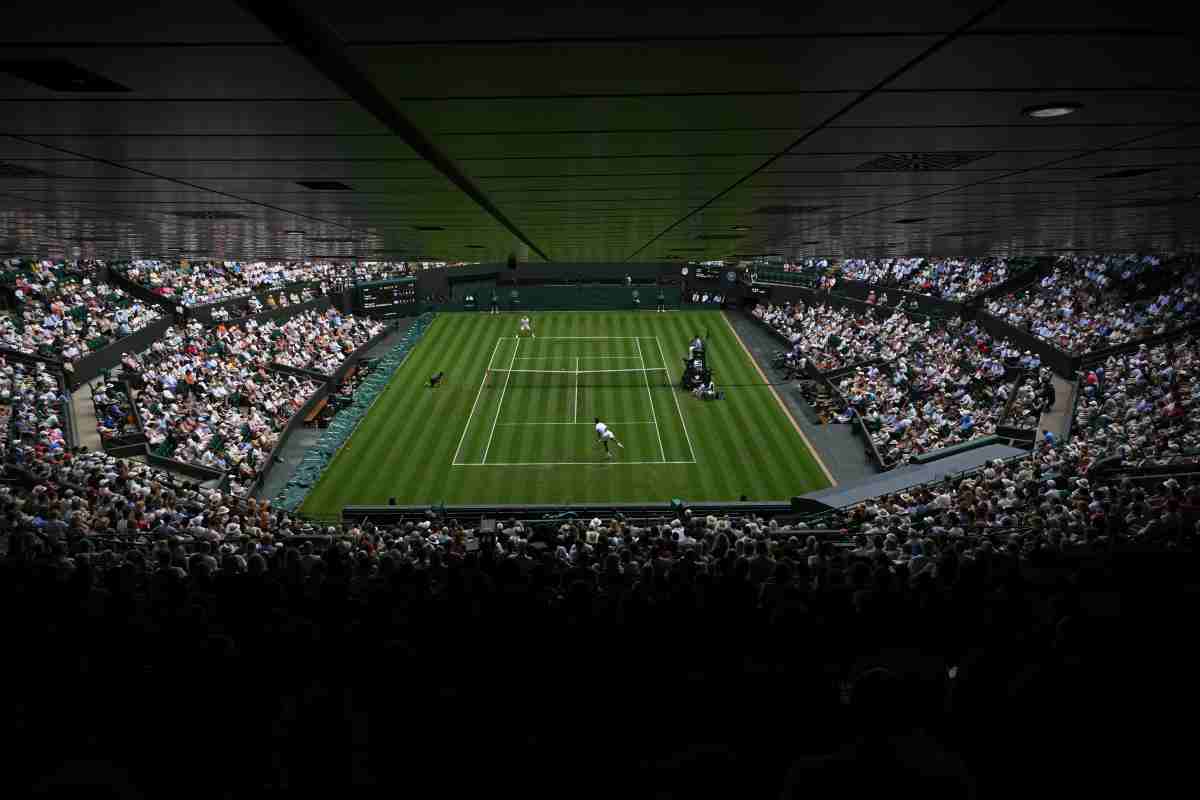 Centre Court di Wimbledon affollato di spettatori