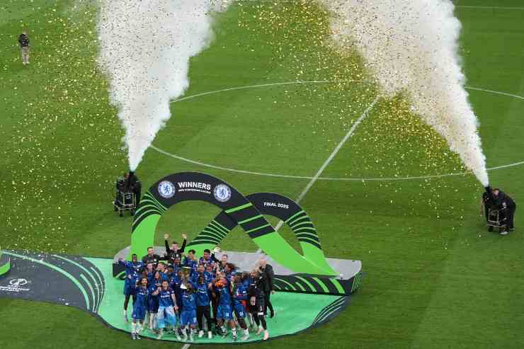 Conference League, momento dei festeggiamenti del Chelsea