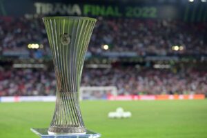 Il trofeo della Conference