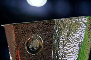 Trofeo Europa League in bella mostra