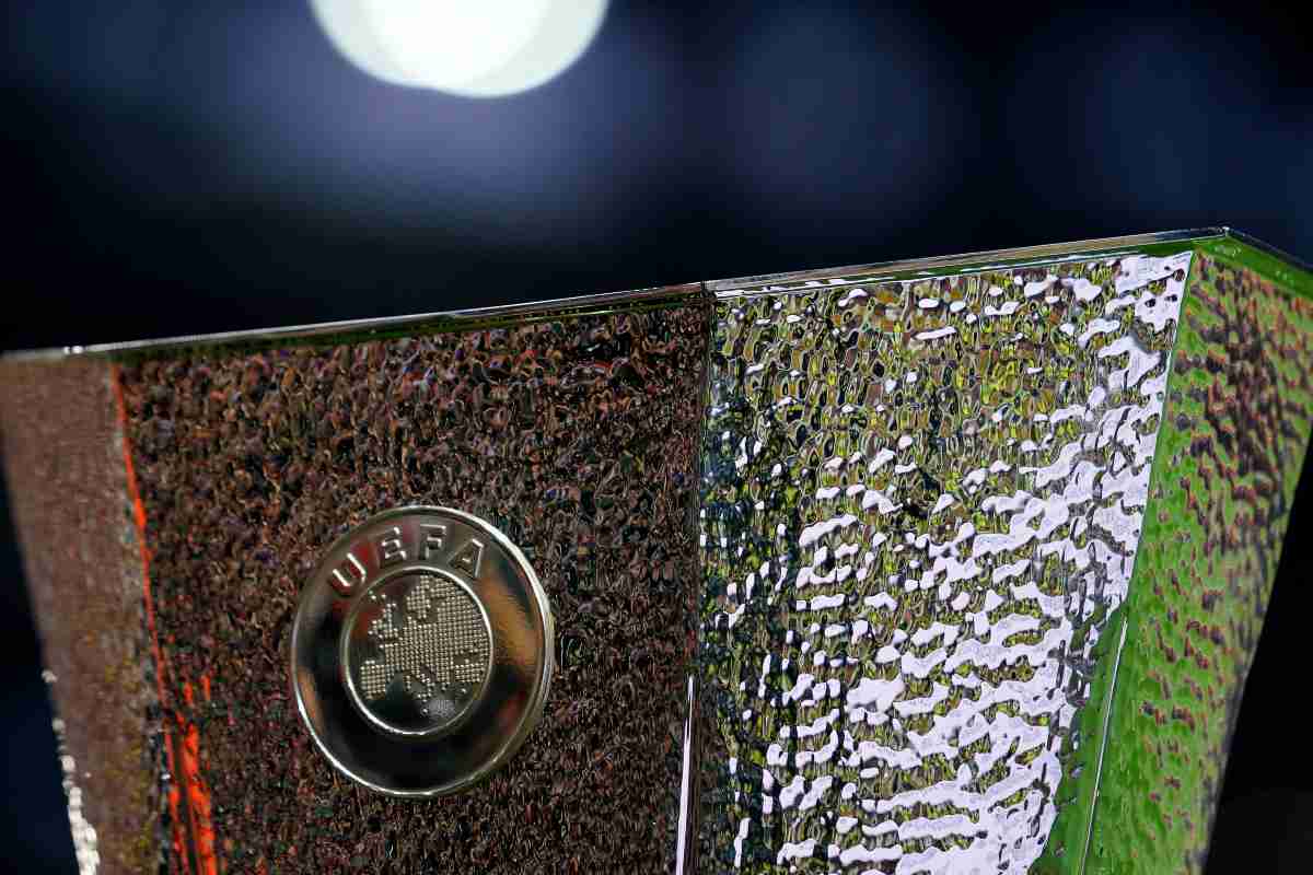 Trofeo dell'Europa League in bella vista