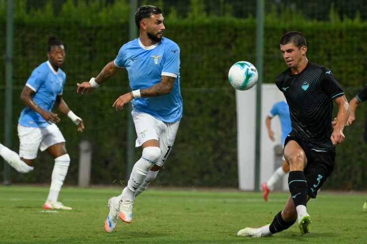 Castellanos prova ad agganciare un pallone