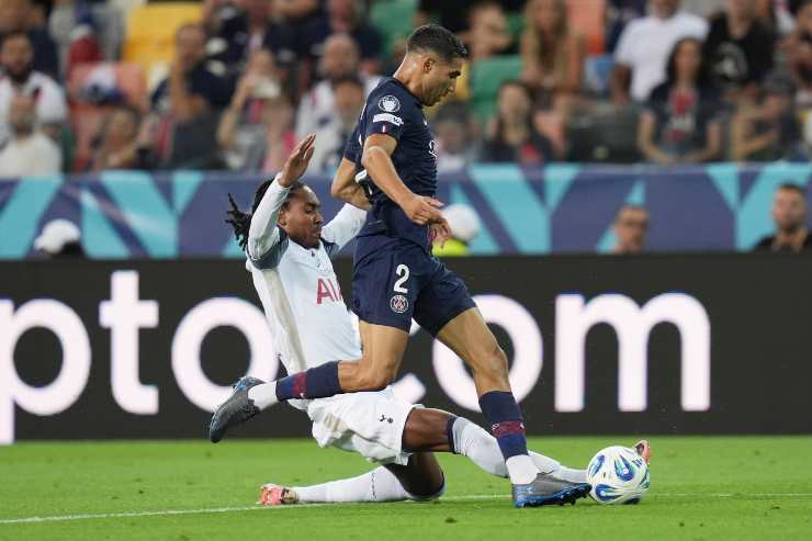 Hakimi si presenta nell'area di rigore avversaria