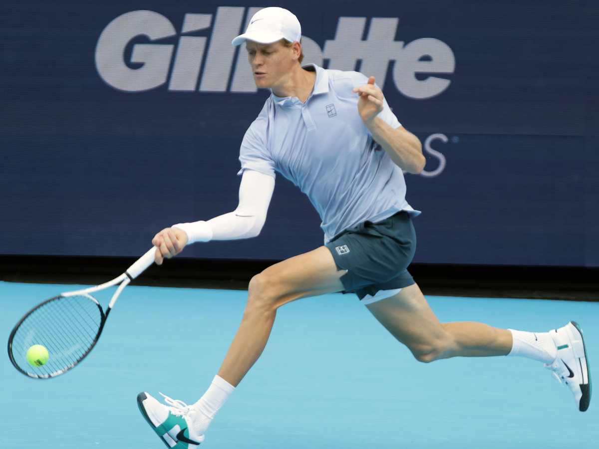 Jannik Sinner in azione col dritto al Cincinnati Open