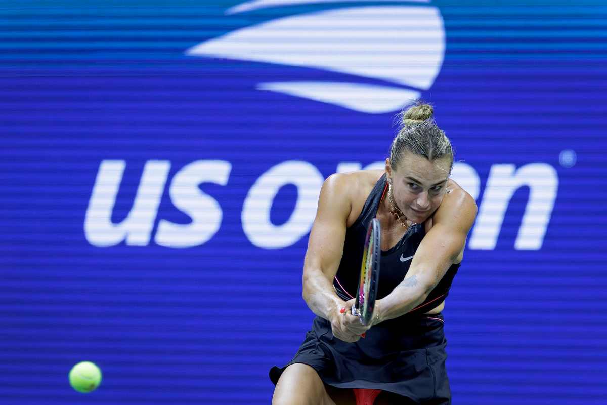Sabalenka in azione con il rovescio allo US Open