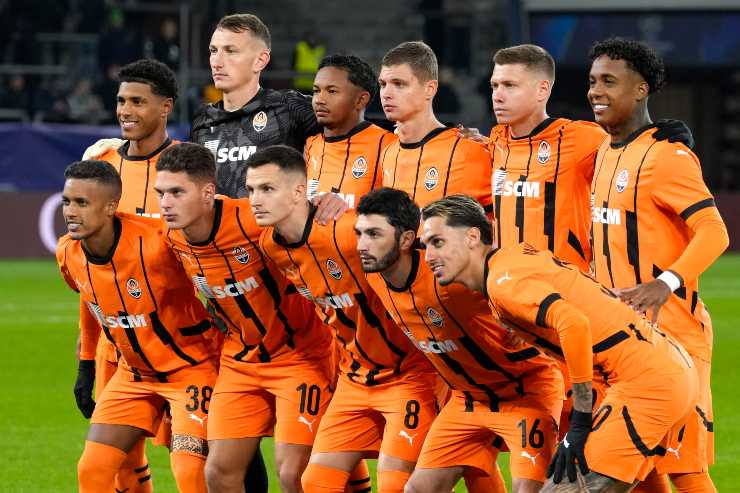 Giocatori dello Shakhtar in posa