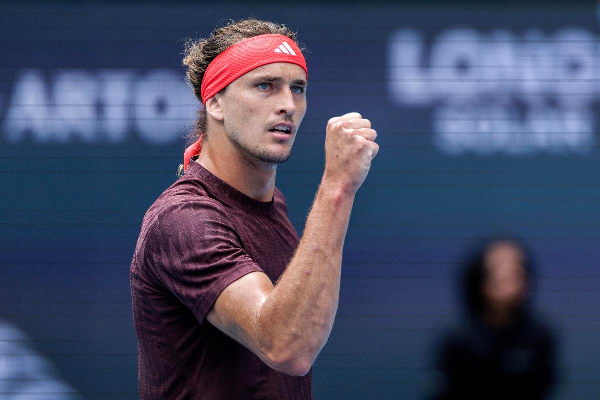 Zverev esulta alzando il pugno