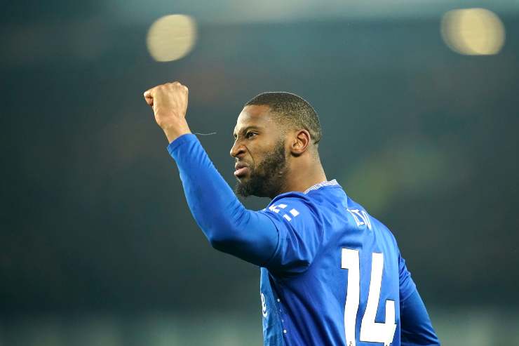 Beto esulta dopo la rete