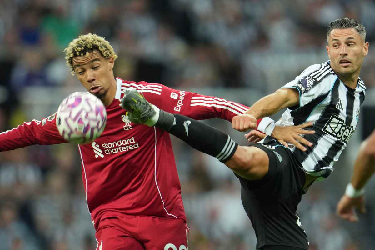 Ekitiké prova ad avventarsi sul pallone