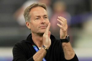 Hjulmand applaude a fine match