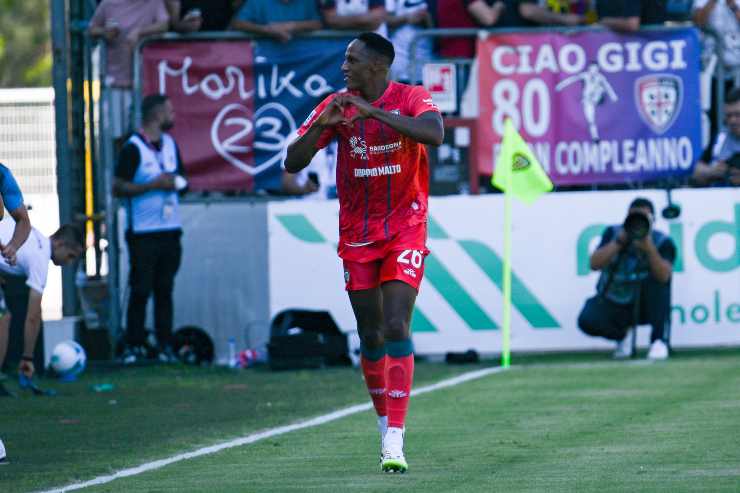 Mina, difensore del Cagliari