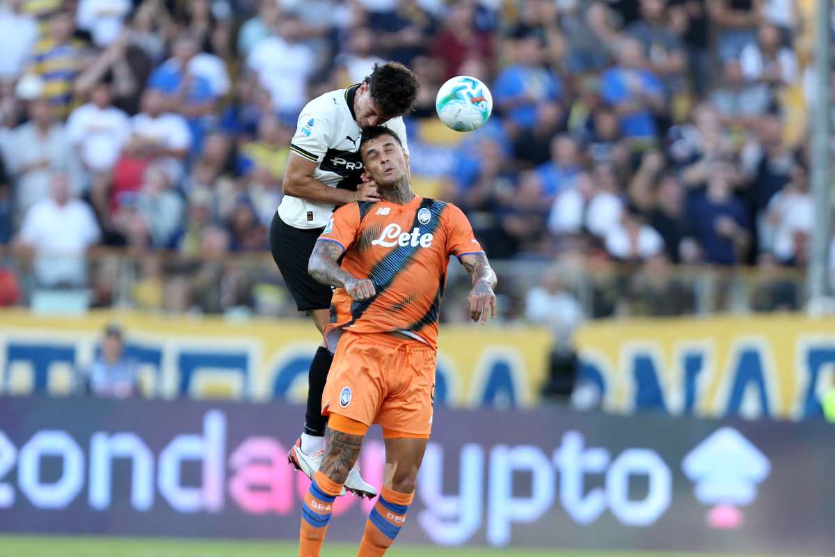 Pellegrini contende un pallone aereo