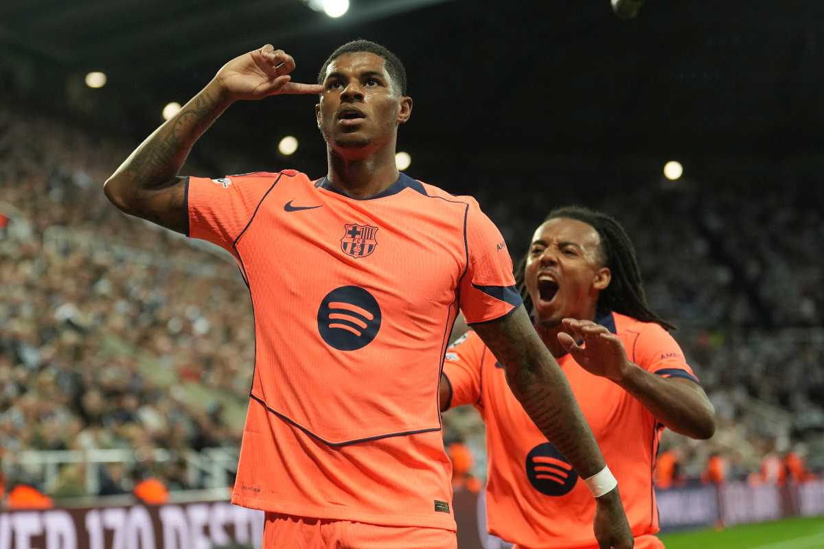 Rashford esulta dopo il gol