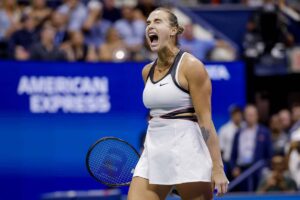 Sabalenka esulta energicamente durante la finale dello US Open