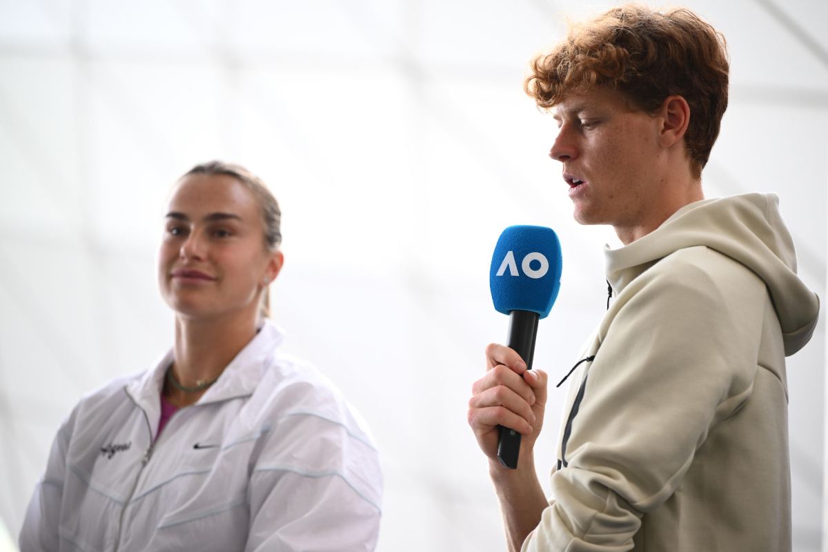 Sabalenka e Sinner durante un'intervista all'Australian Open