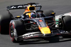 Max Verstappen in ingresso curva