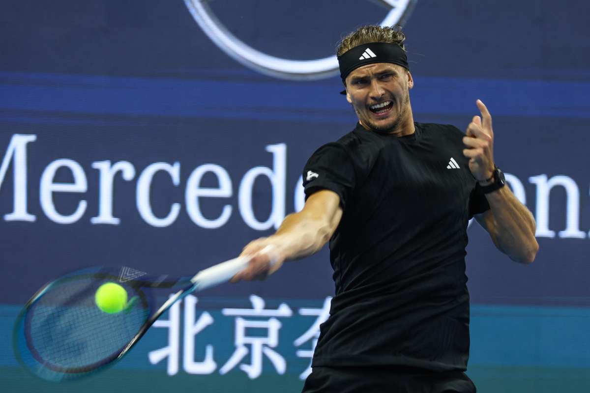 Zverev in azione col dritto all'Atp 500 di Pechino
