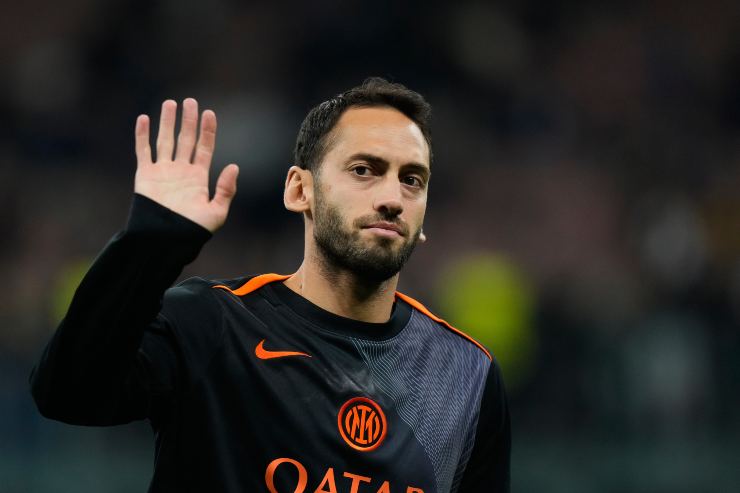 Calhanoglu prima di scendere in campo