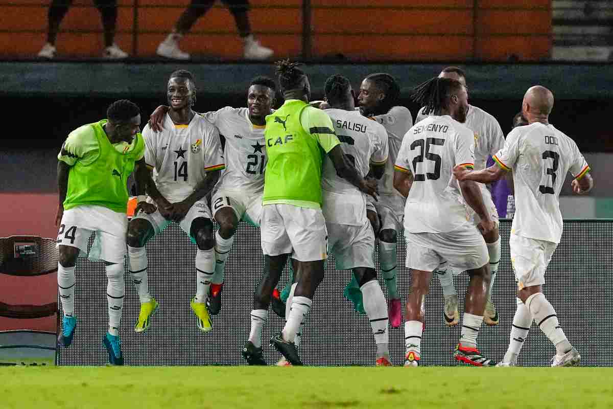 La nazionale del Ghana esulta dopo un gol