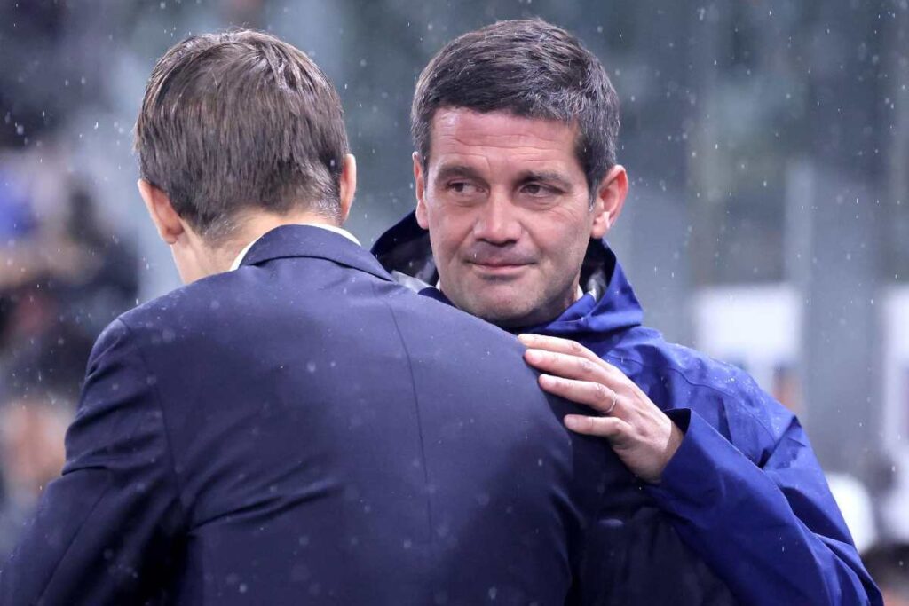 Chivu e gli abbracci in panchina