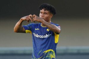 Orban esulta dopo la rete