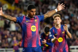 Rashford esulta con i suoi compagni