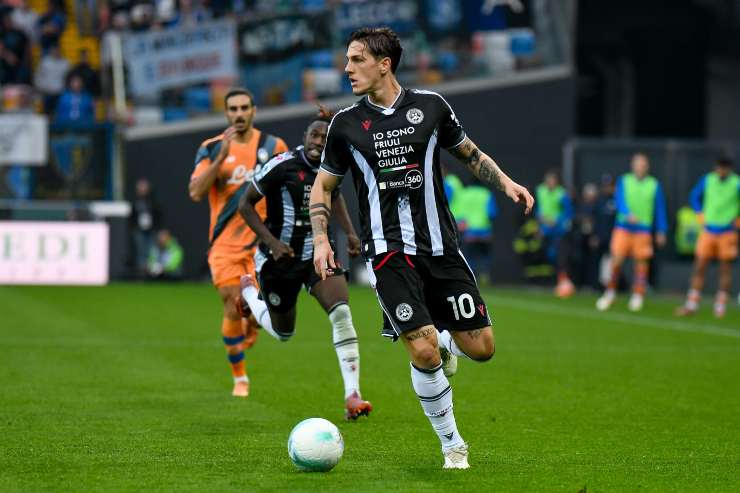 Zaniolo porta avanti il pallone