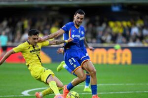 Attaccante del Getafe in azione