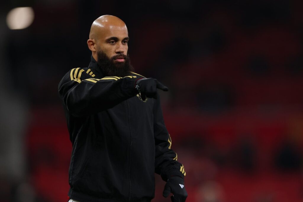 Mbeumo durante la fase di riscaldamento