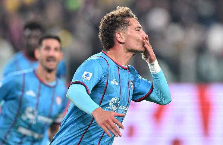 Sebastiano Esposito manifesta tutta la sua gioia dopo il gol