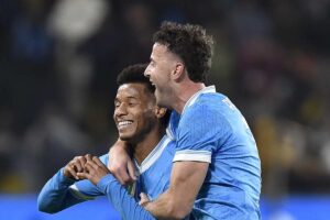 Neres e Rrahmani esultano