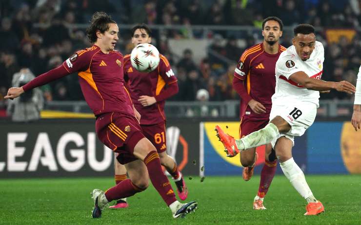 Ghilardi intercetta un tiro avversario