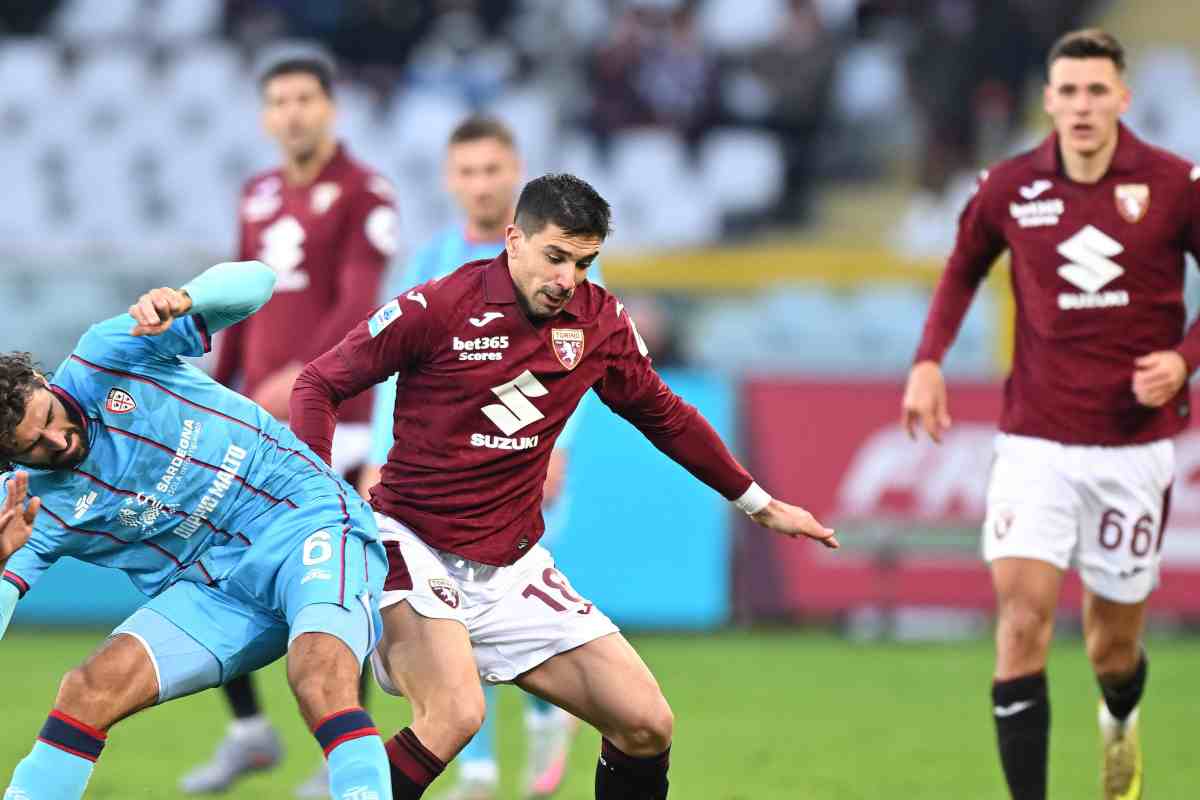 Simeone si avventa sul pallone