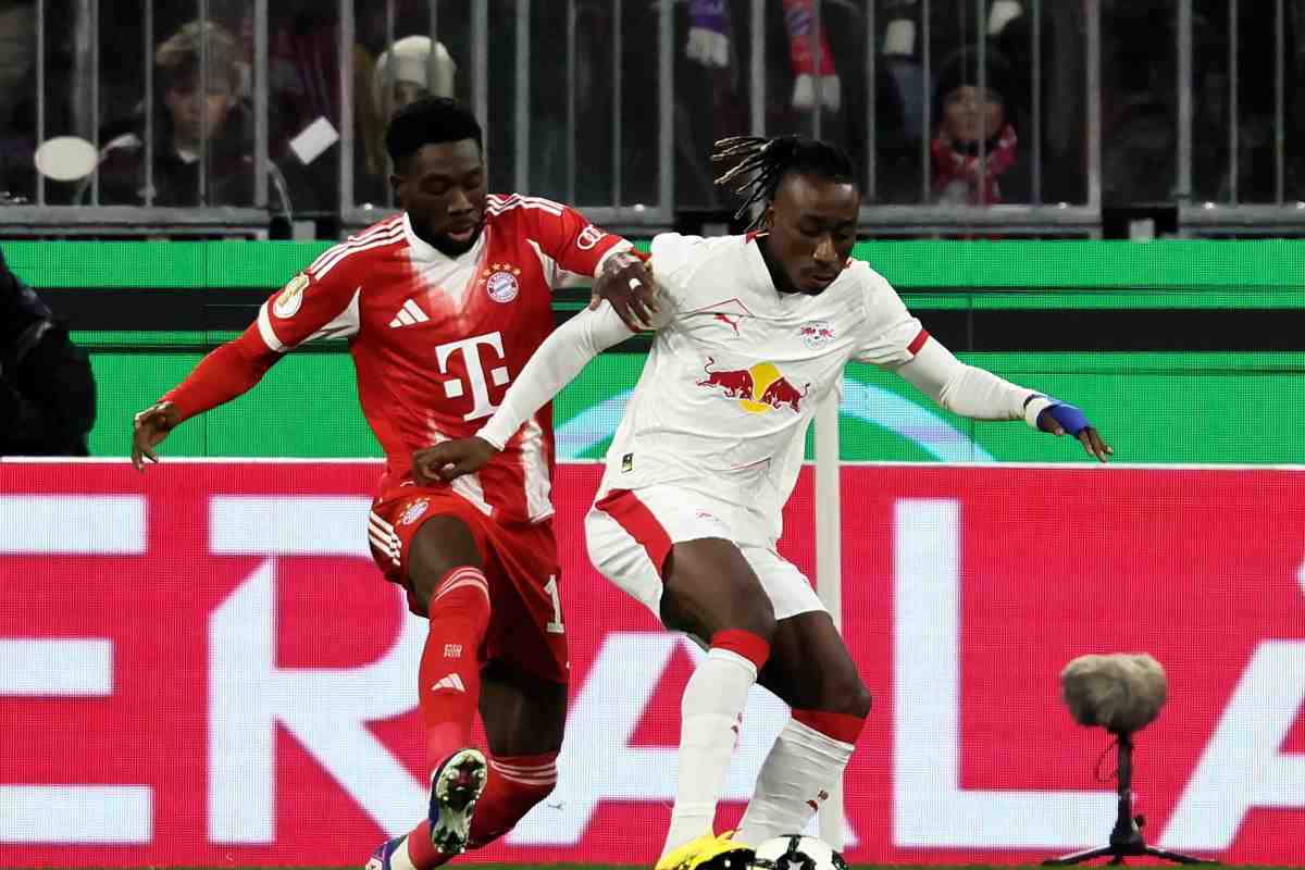 Diomande seguito dal suo avversario