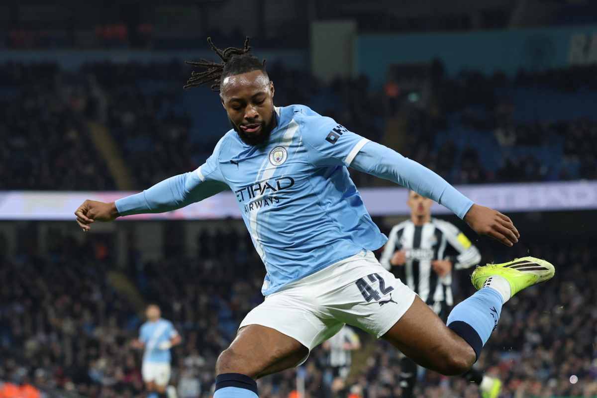 Semenyo prova il tiro