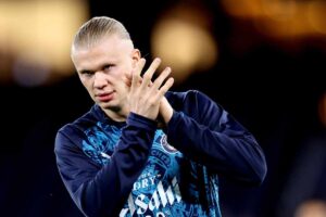 Haaland applaude i suoi compagni