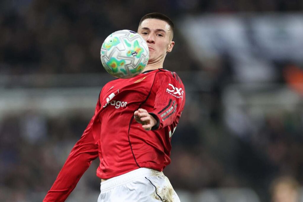 Sesko stoppa il pallone