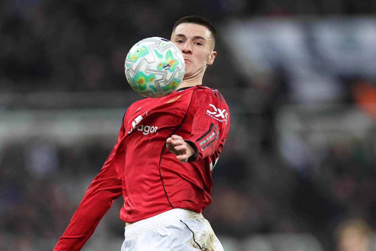 Sesko stoppa il pallone