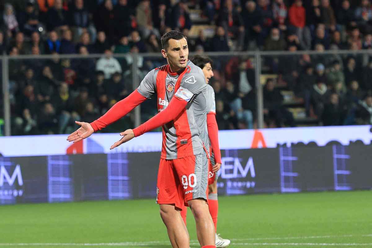 Bonazzoli invoca il pallone