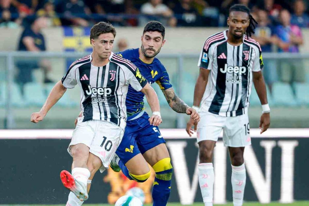 Kenan Yildiz porta avanti il pallone